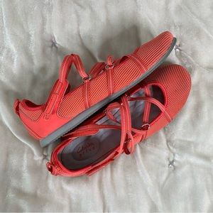 Clark’s Privo Poppy Bloom coral mesh ballet flat with lace up Velcro closure 8